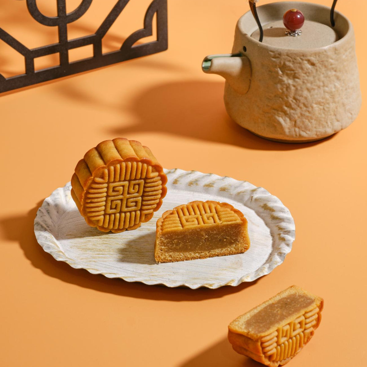 Why MoonCakes Are So Popular During Chinese New Year & Mid-Autumn Festival